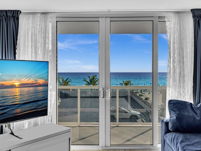 Building Photo - 3140 S Ocean Dr