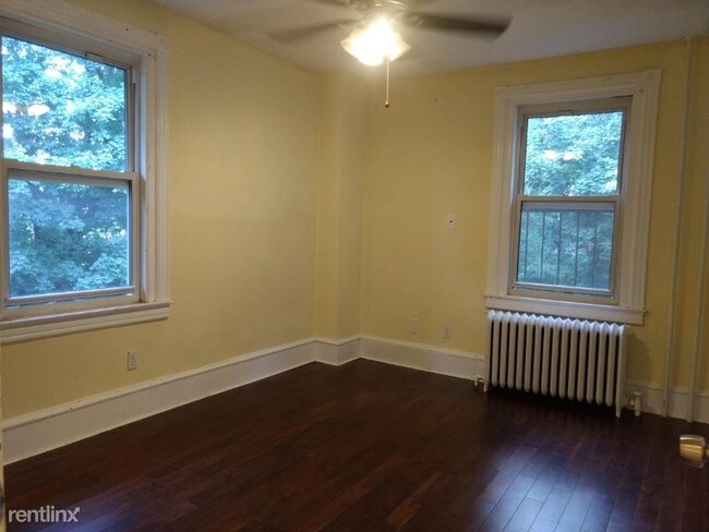 Building Photo - 22 School Ln