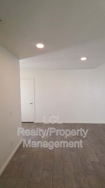 Building Photo - 27586 Calle Ladera