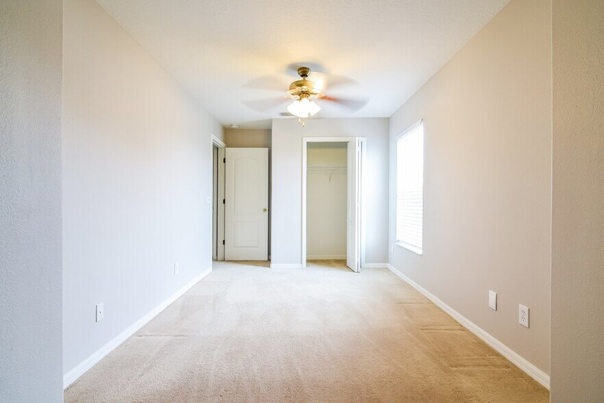 Building Photo - 8574 Deer Chase Dr