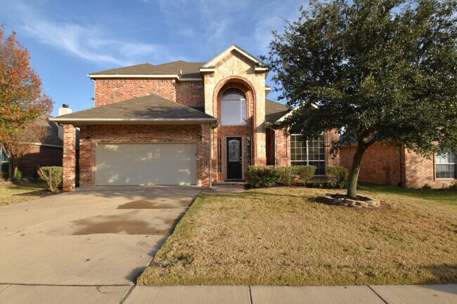 Primary Photo - 908 Evergreen Ln
