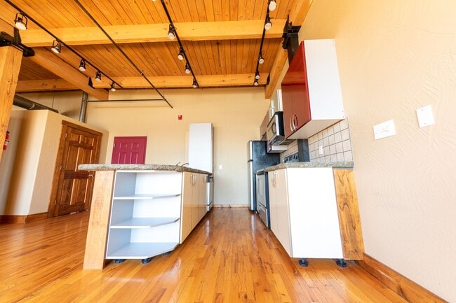 Building Photo - Large One Bedroom One and half bath Loft A...