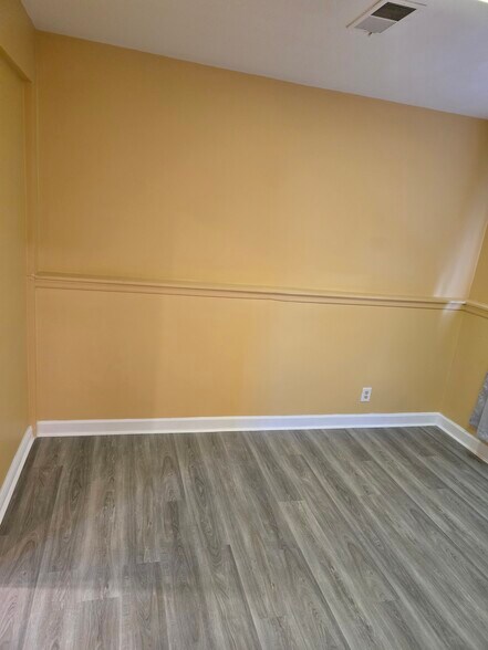 Building Photo - 8604 Briarwood Ct