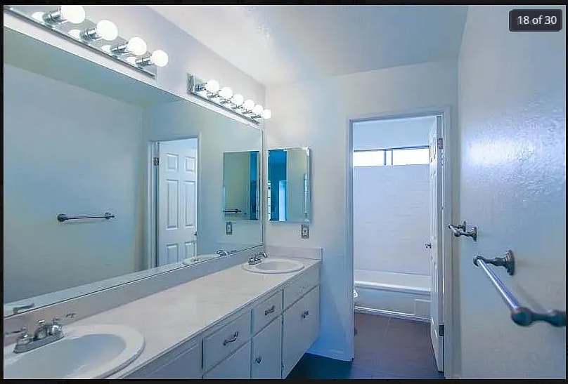 Building Photo - 4004 Crystal Dawn Ln