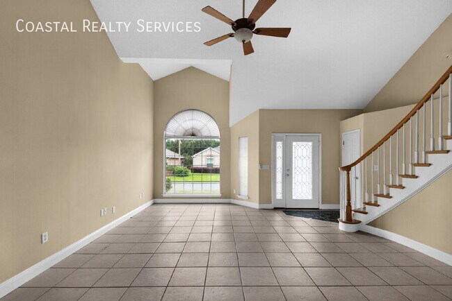 Building Photo - 879 Van Dyke Dr