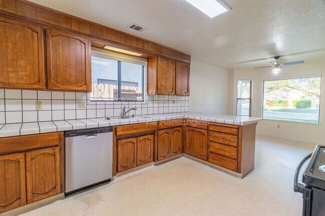 Building Photo - 8941 Blue Fox Way