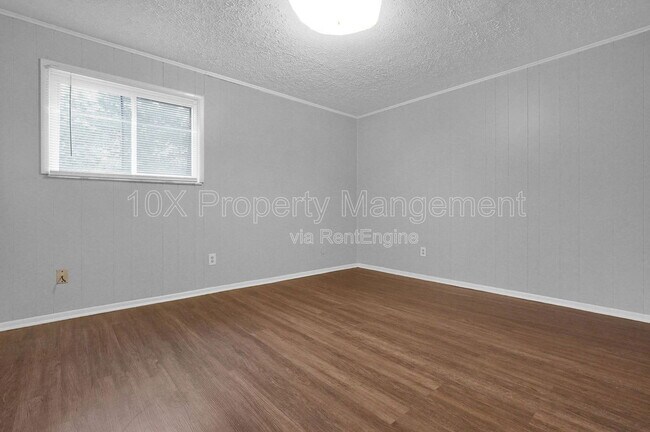 Building Photo - 2872 Howey Rd