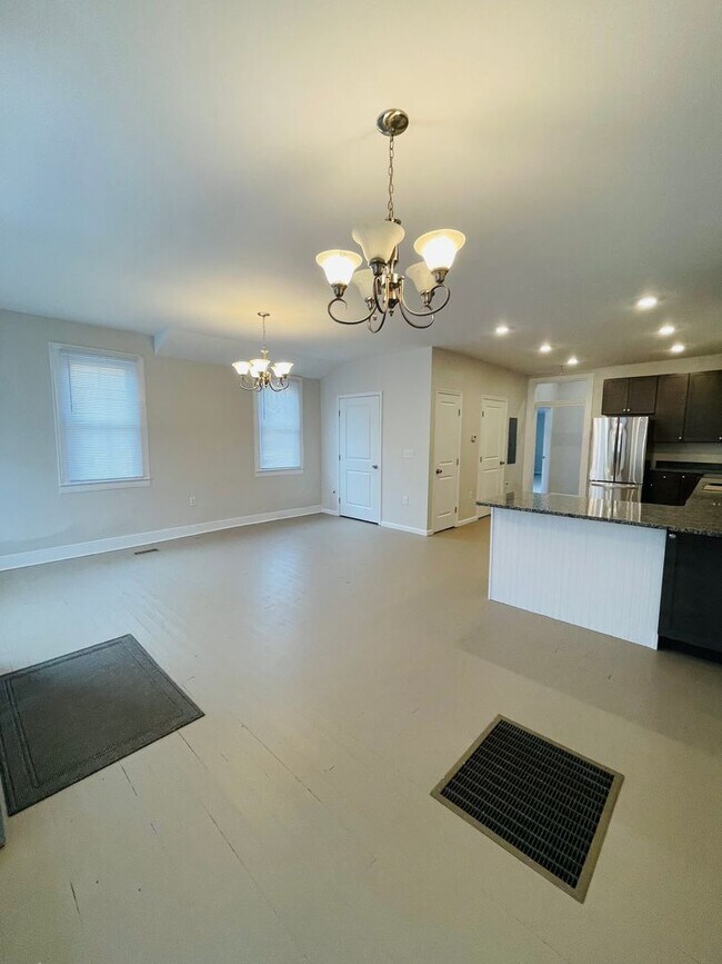 Building Photo - One Bedroom Apartment for Rent