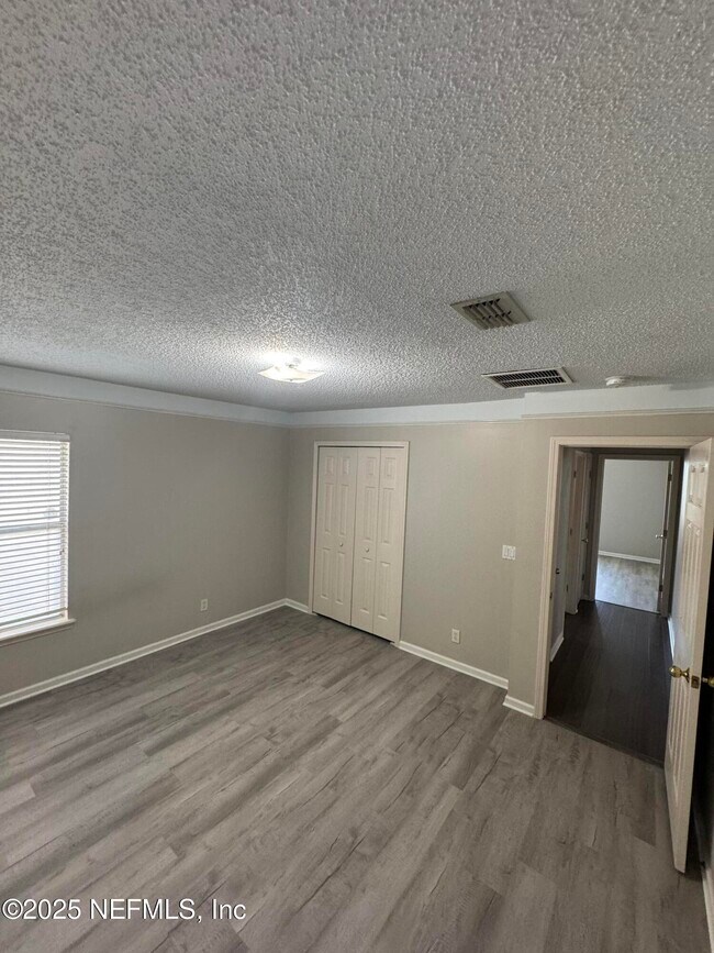 Building Photo - 12033 Walkers Glen Ln N