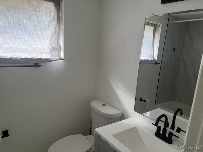 Building Photo - 8 W Murray St