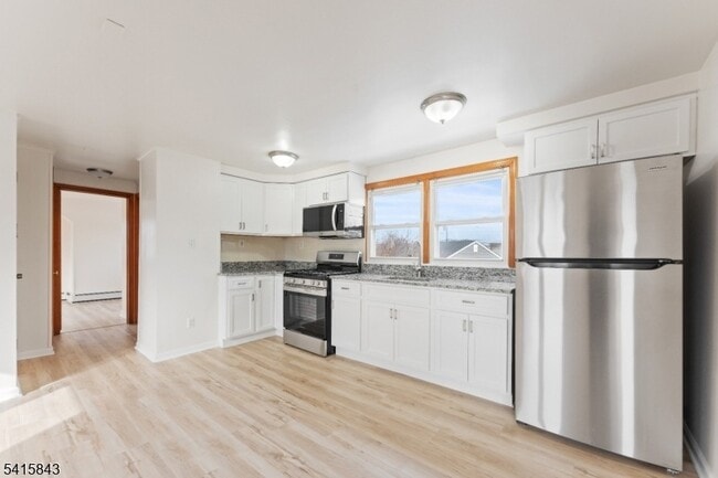 Building Photo - 190 Martin Ave