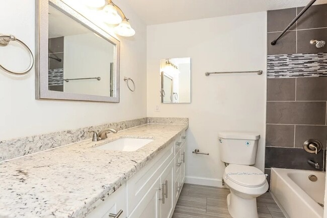 Building Photo - 8422 E Hubbell St