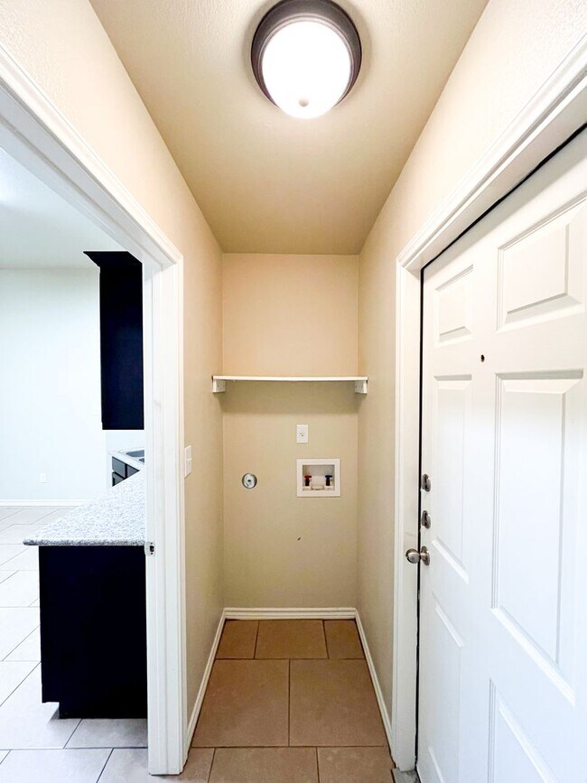 Building Photo - 4106 Cambridge Dr