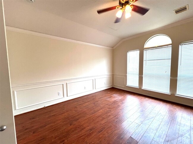 Building Photo - 442 Pinewood Ridge Dr