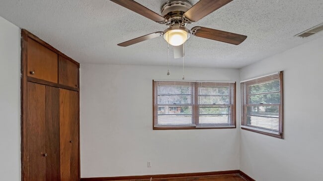 Building Photo - Cozy 3-Bedroom Home with Corner Lot in Rincon