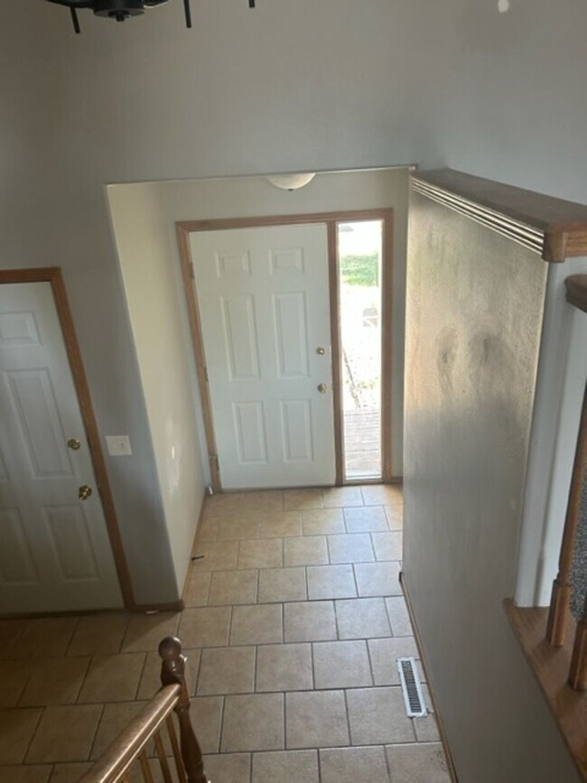 Building Photo - 5624 S Mandy Ave