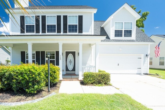 Primary Photo - Spacious Living Meets Southern Comfort!