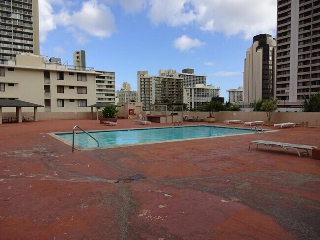 Building Photo - 2211 Ala Wai Blvd