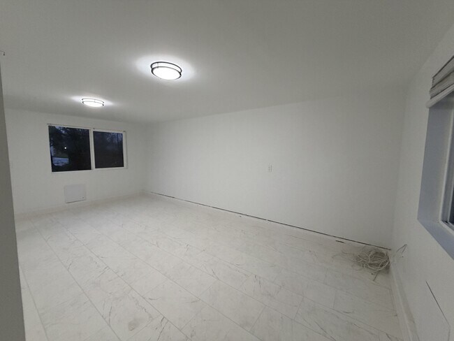 Building Photo - 8428 Maple Ave SE