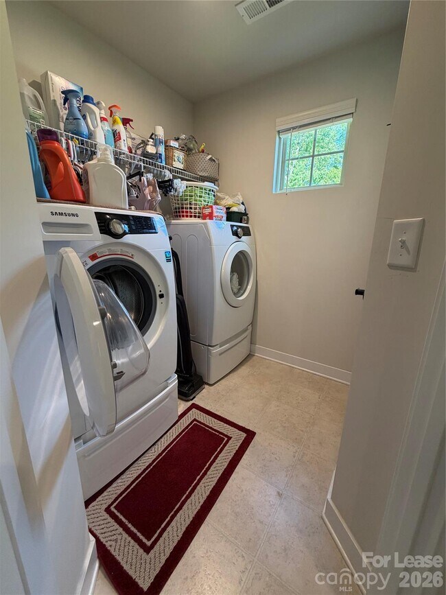 Building Photo - 163 Beacon Dr