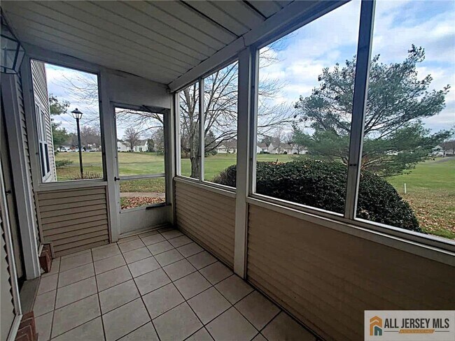 Building Photo - 38 Rutland Ln