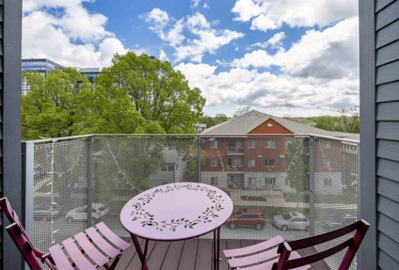 Building Photo - 527 S Dubuque St