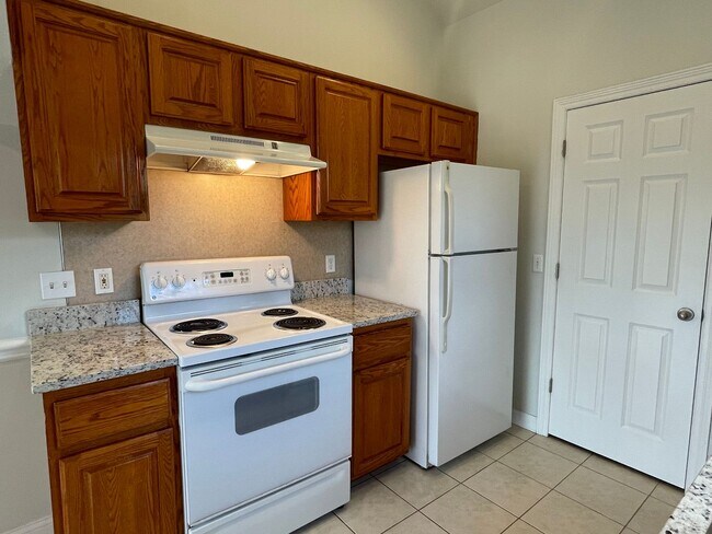 Building Photo - 8210 W Annsbury Cir