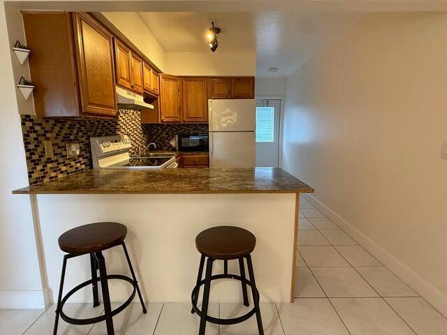 Building Photo - 3850 NE 21st Way