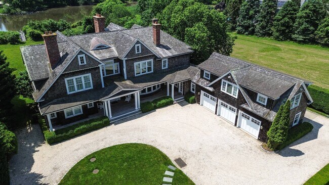 Building Photo - 936 Cobb Rd W