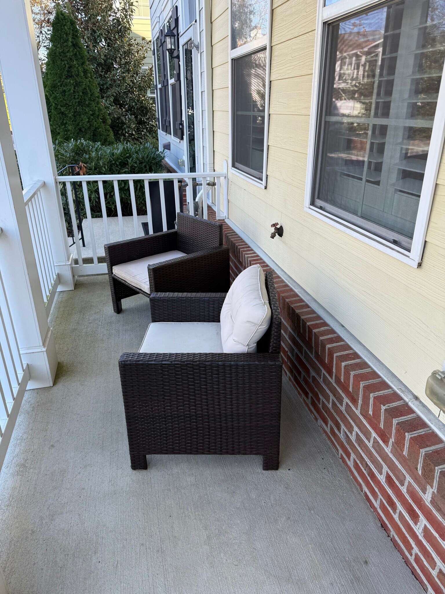 porch - 20 Boucher Pl