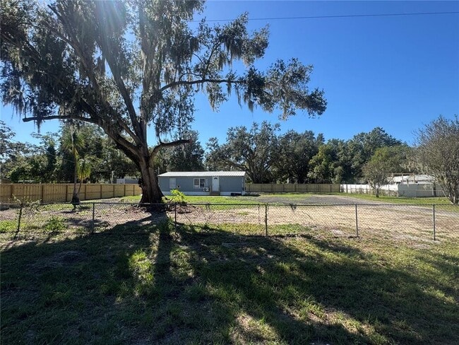 Building Photo - 12111 Anderson Dr