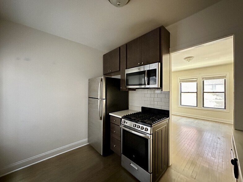 Building Photo - 2645 N Spaulding Ave