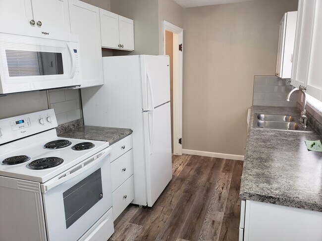 Building Photo - 5618 Huntington Ave