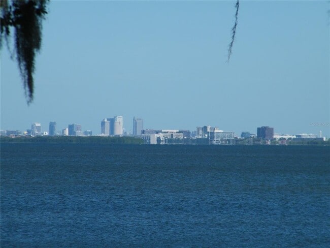 Building Photo - 1060 Jesse Ave