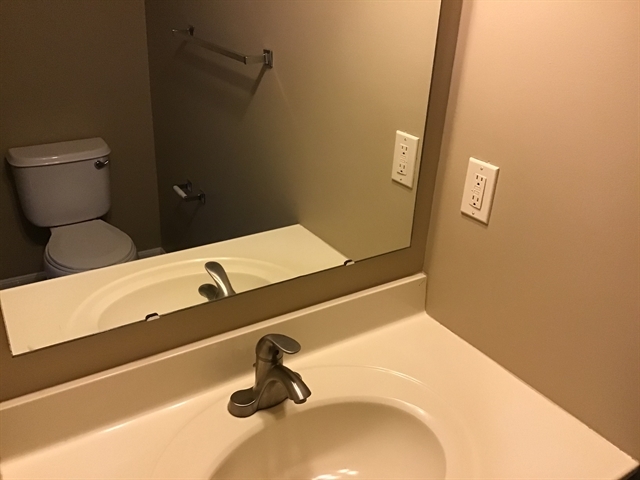 Building Photo - 5557 Windsor Ct