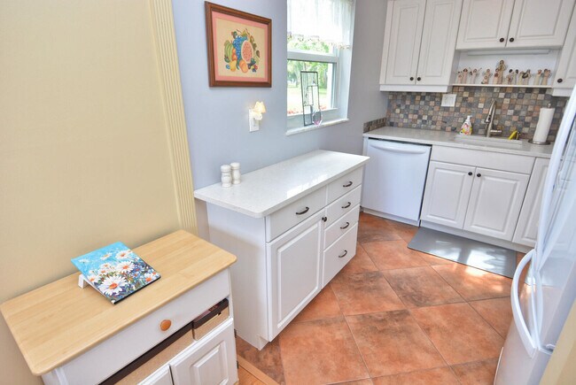 Building Photo - 1225 NW 21st St