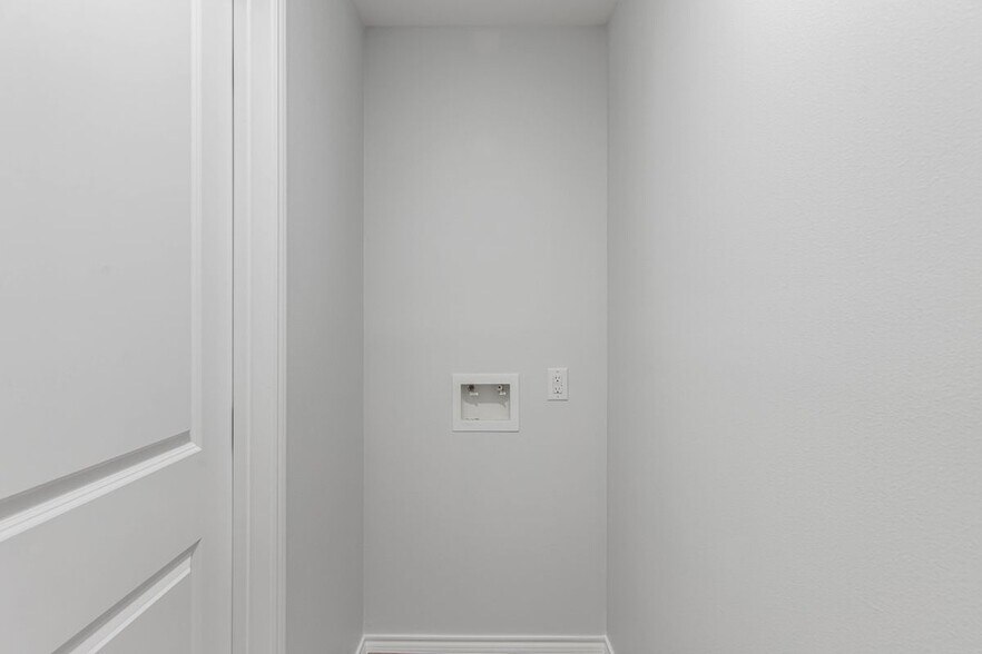 Building Photo - 664 Marrs Ave