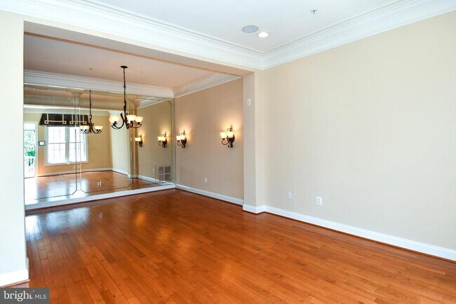 Building Photo - 589 Cedar Spring St