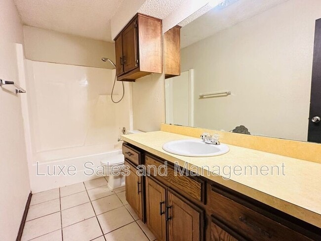 Building Photo - 7208 Kings Manor Ct