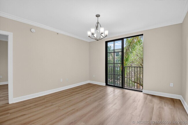 Building Photo - 630 S Sapodilla Ave