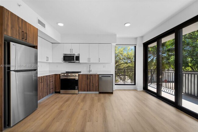 Building Photo - 2479 NE 192 St