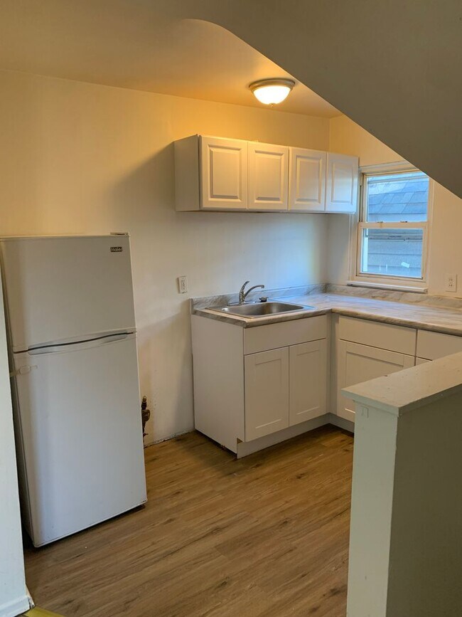 Building Photo - 7545 Ardmore St