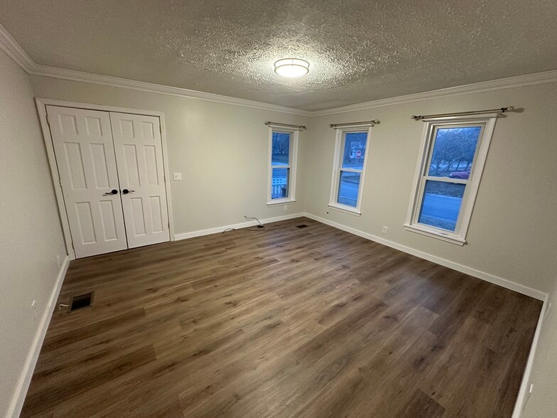 Living room - 260 Jefferson Ave