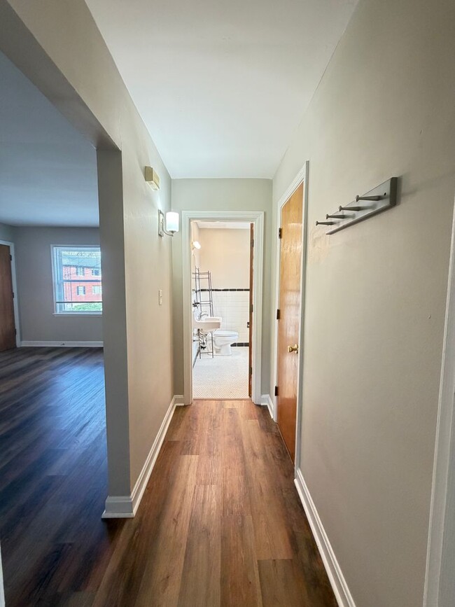 Building Photo - 2912 Moran Pl