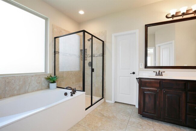 Building Photo - Haslet 4 Bedroom Home