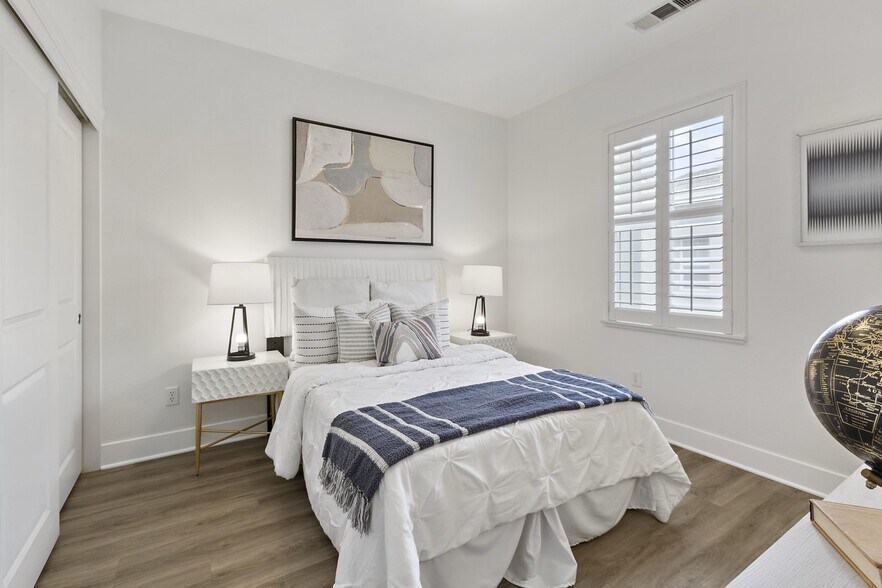 Building Photo - 44 Muller Pl