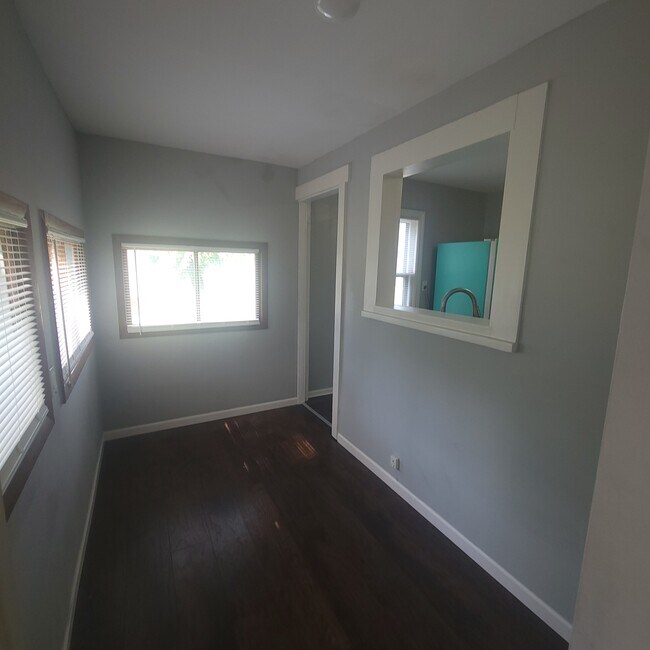 Building Photo - 534 Trebisky Rd