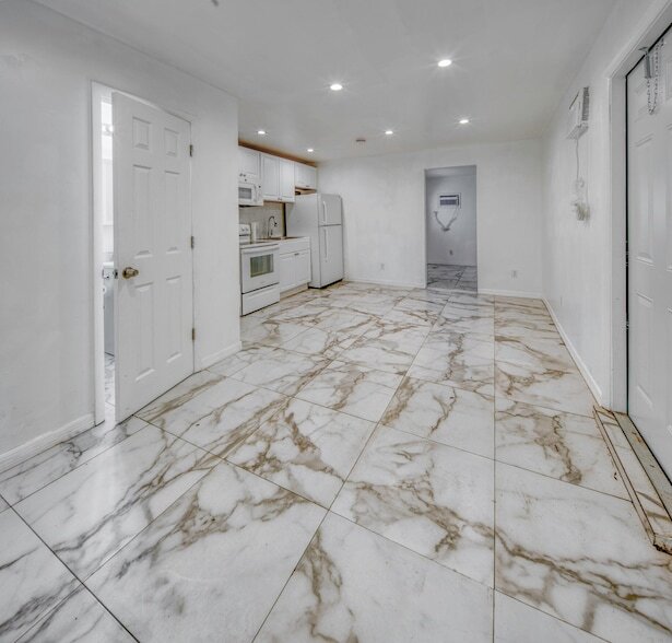 Building Photo - 519 S M St