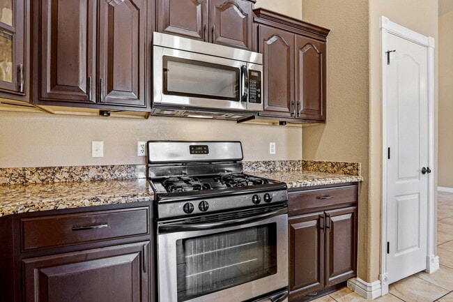 Building Photo - 3727 Grand Bahamas Dr
