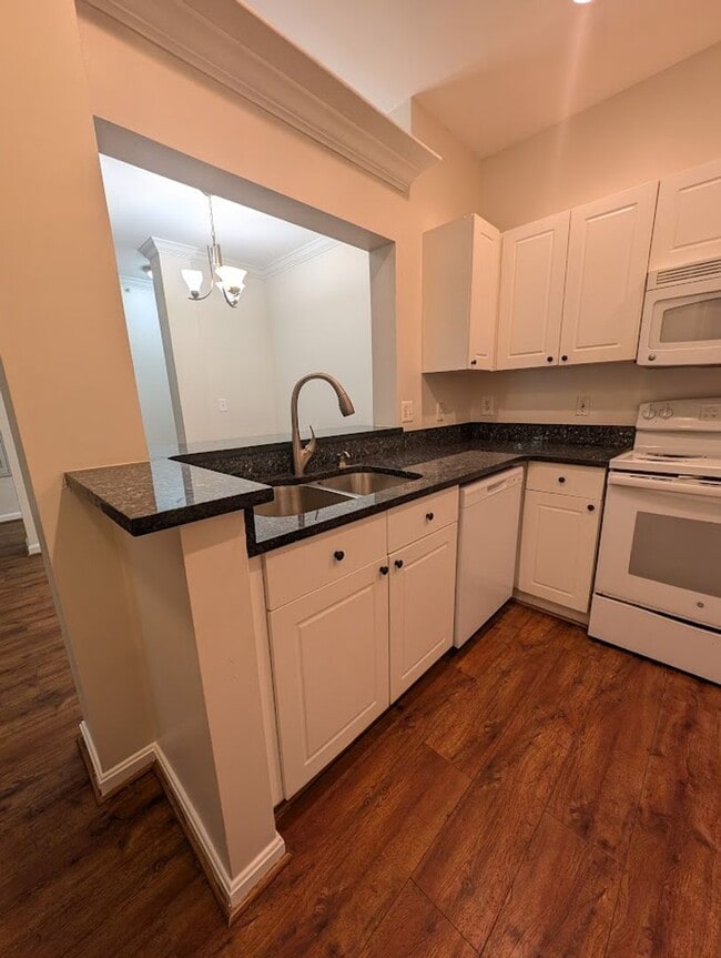Building Photo - Palazzo at Park Center Top floor 2 bedroom...